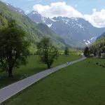 아파트 With Mountain View And Rivers Close By