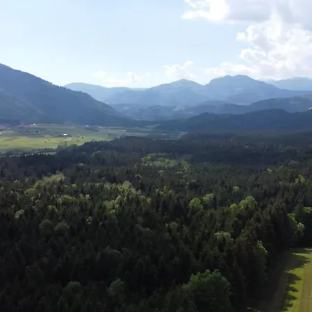 アパート With Mountain View And Rivers Close By *