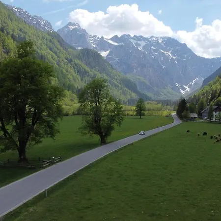 Lejlighed With Mountain View And Rivers Close By