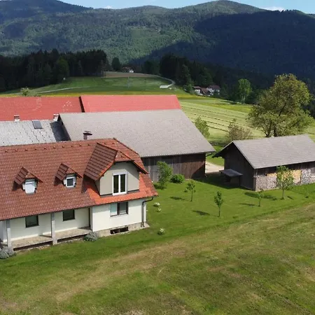 With Mountain View And Rivers Close By Apartamento