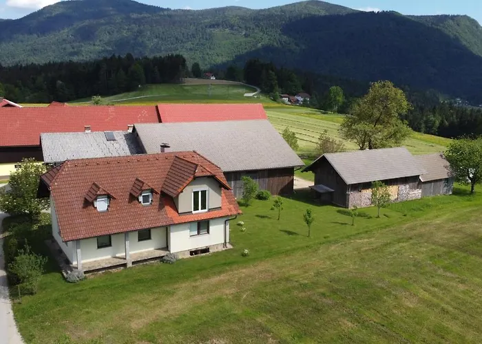 With Mountain View And Rivers Close By Appartamento